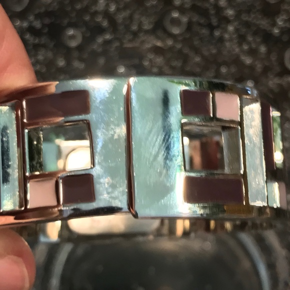 Ladies Vintage Silver Tone Enamel Bangle Bracelet Watch - Picture 2 of 8